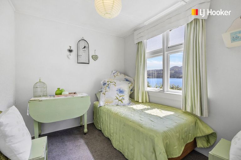 Photo of property in 35 Oxley Crescent, Broad Bay, Dunedin, 9014