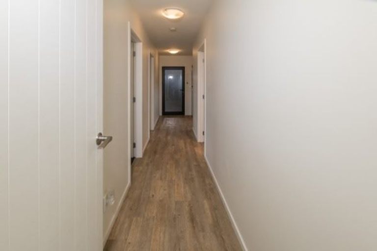 Photo of property in 30 Marbleleaf Lane, Albert Town, Wanaka, 9305