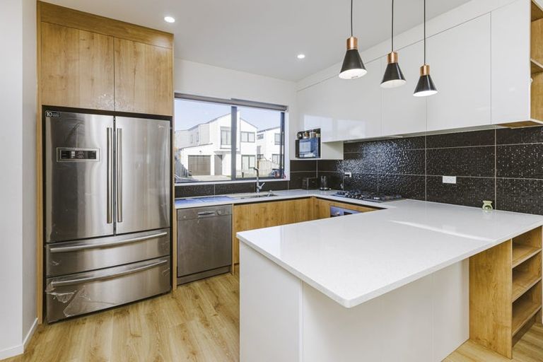 Photo of property in 104 Bellbird Street, Papakura, 2110