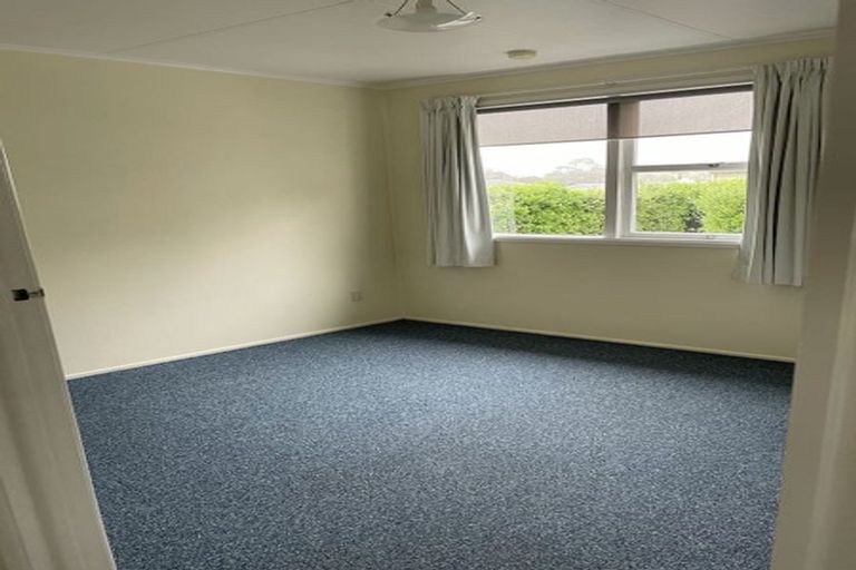 Photo of property in 1/74 Sunnynook Road, Sunnynook, Auckland, 0620