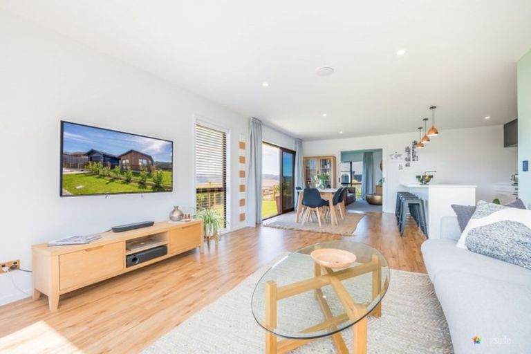 Photo of property in 105 Kirton Drive, Riverstone Terraces, Upper Hutt, 5018