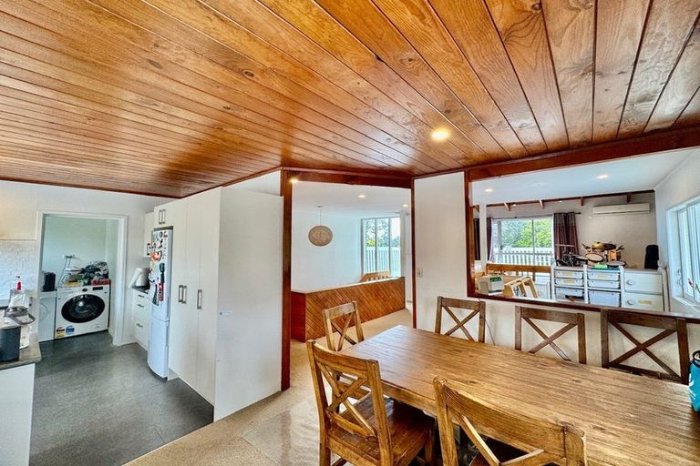 Photo of property in 61 Waimumu Road, Massey, Auckland, 0614