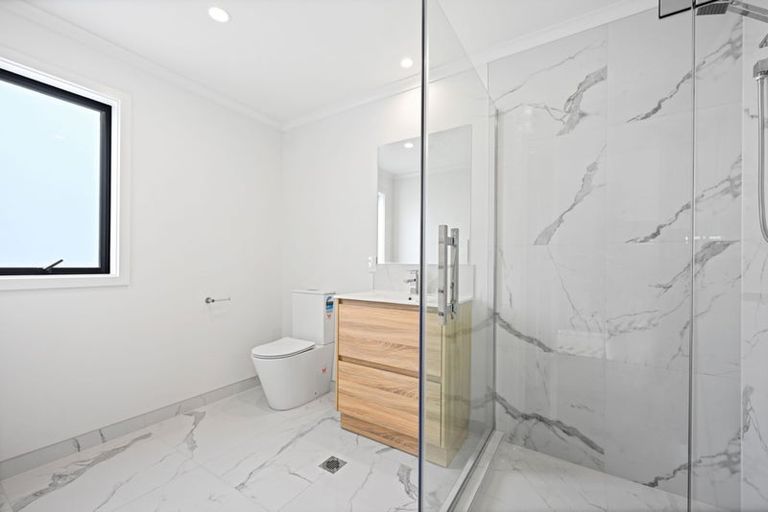 Photo of property in 2/26 Hunter Street, Hamilton Lake, Hamilton, 3204