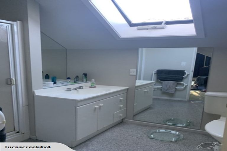 Photo of property in 8 Schnapper Rock Road, Schnapper Rock, Auckland, 0632