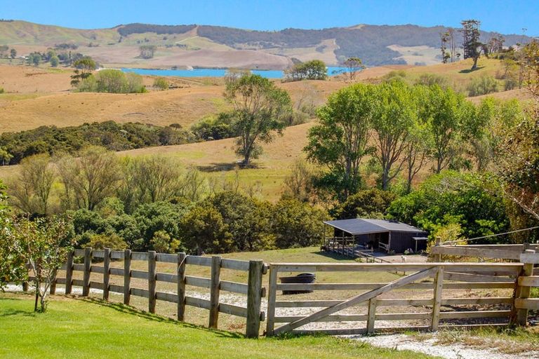 Photo of property in 1470 Oneriri Road, Kaiwaka, 0573