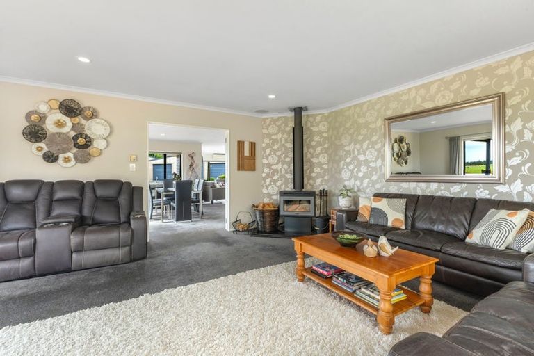 Photo of property in 98 Pitt Road, Hillsborough, New Plymouth, 4372