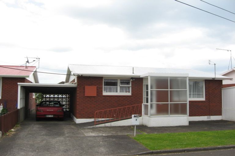Photo of property in 4 Duke Place, New Plymouth, 4310