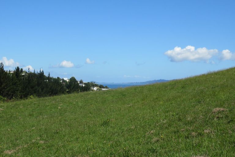 Photo of property in 24 Pekama Drive, Cable Bay, 0420