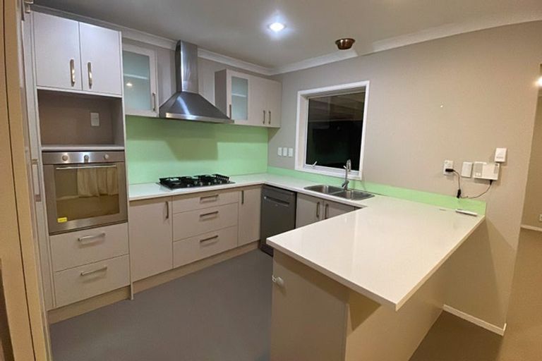 Photo of property in 37 Fratley Avenue, Farm Cove, Auckland, 2012