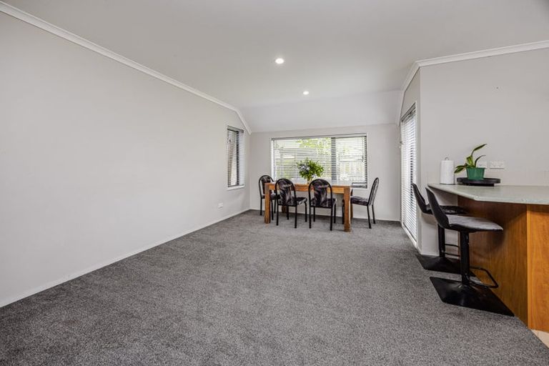 Photo of property in 31d Chieftain Rise, Goodwood Heights, Auckland, 2105