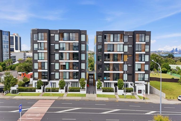Photo of property in Frank Sargeson Apts, 104/74 Anzac Street, Takapuna, Auckland, 0622