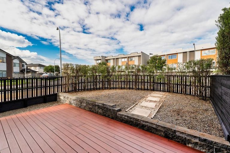 Photo of property in 4 Meritage Lane, Te Atatu South, Auckland, 0610