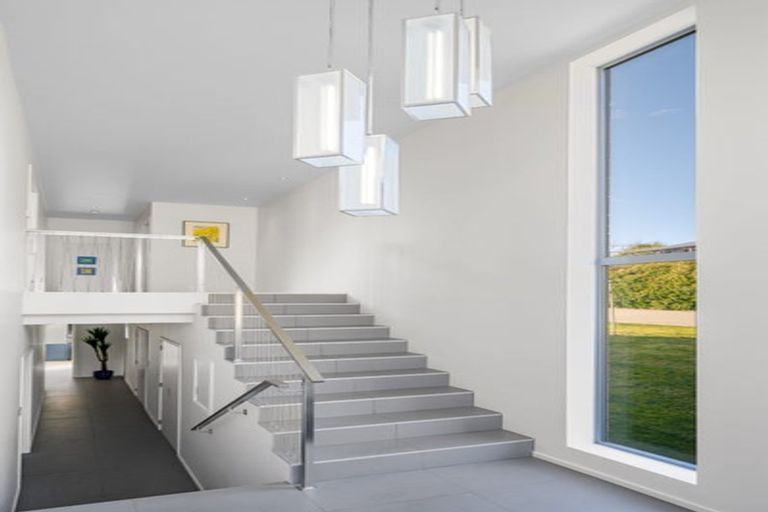 Photo of property in 5 Bovett Place, Wanaka, 9305