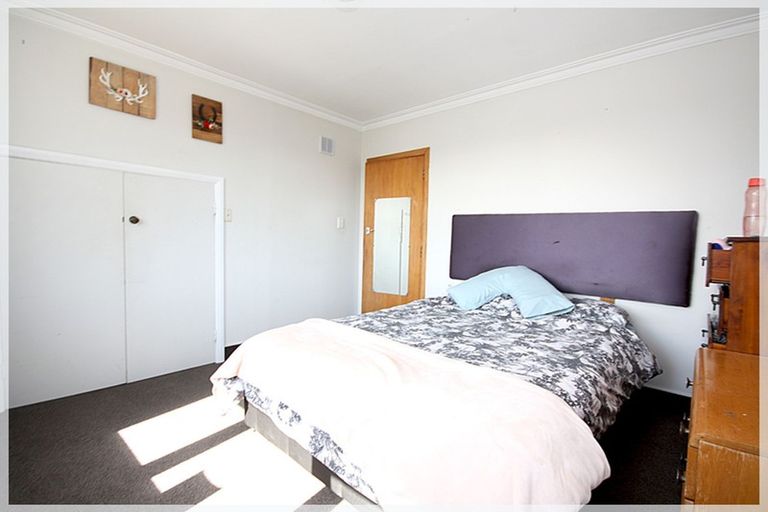 Photo of property in 253 Cambridge Street, Levin, 5510