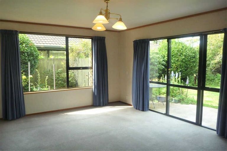 Photo of property in 3 Broadfell Avenue, Avonhead, Christchurch, 8042