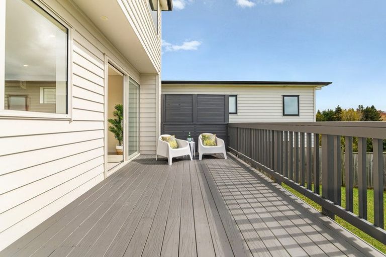 Photo of property in 28 Bine Crescent, Orewa, 0931