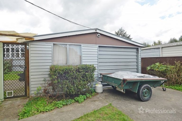 Photo of property in 1 Lowes Place, Solway, Masterton, 5810