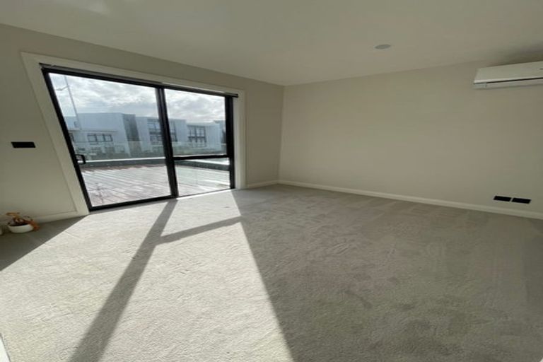 Photo of property in 8 Cavalli Road, Long Bay, Auckland, 0630