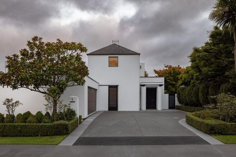 Photo of property in 2 Garden Road, Merivale, Christchurch, 8014