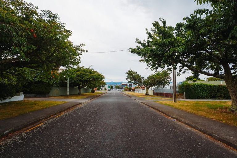 Photo of property in 27 Stanley Street, Levin, 5510