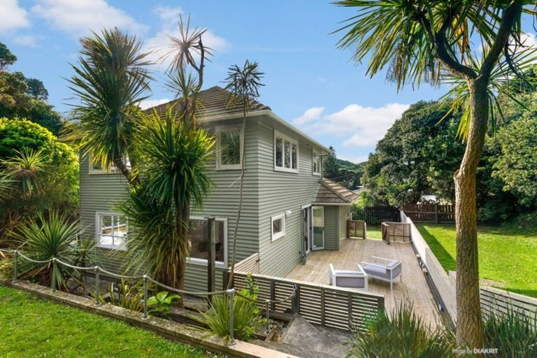 Photo of property in 23 Cave Road, Houghton Bay, Wellington, 6023