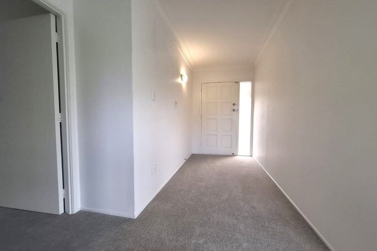 Photo of property in 2/12 Lydia Avenue, Northcote, Auckland, 0627