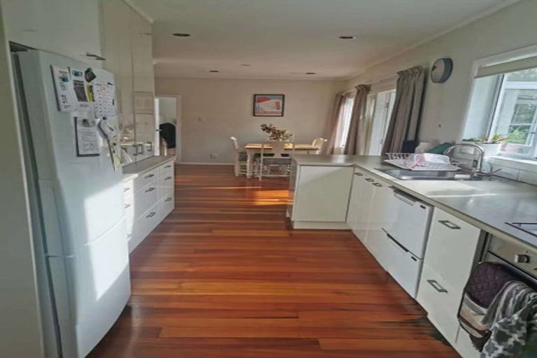 Photo of property in 1/134 Nile Road, Milford, Auckland, 0620