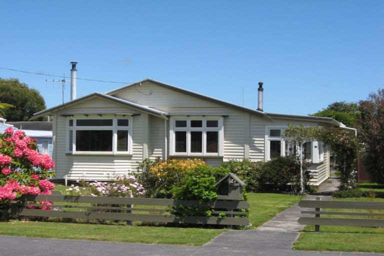 Photo of property in 12 Romilly Street, Westport, 7825