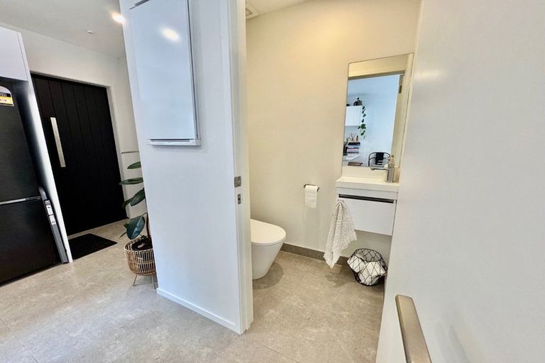 Photo of property in 5/8 Valron Road, Te Atatu South, Auckland, 0602