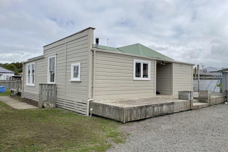 Photo of property in 14 Cadman Street, Dannevirke, 4930