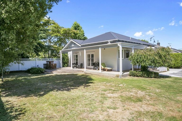 Photo of property in 8 Williams Street, Cambridge, 3434