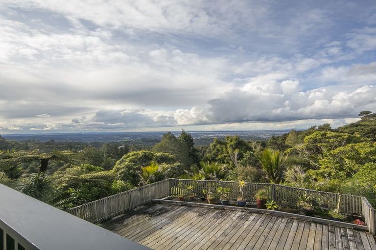 Photo of property in 19 Cascade Avenue, Waiatarua, Auckland, 0604