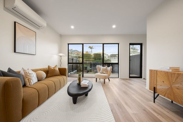 Photo of property in 1/18 Handley Avenue, Narrow Neck, Auckland, 0624