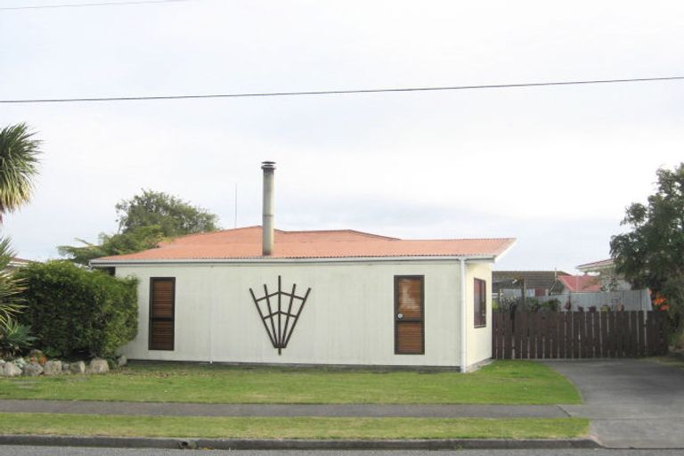Photo of property in 84 Masefield Avenue, Maraenui, Napier, 4110