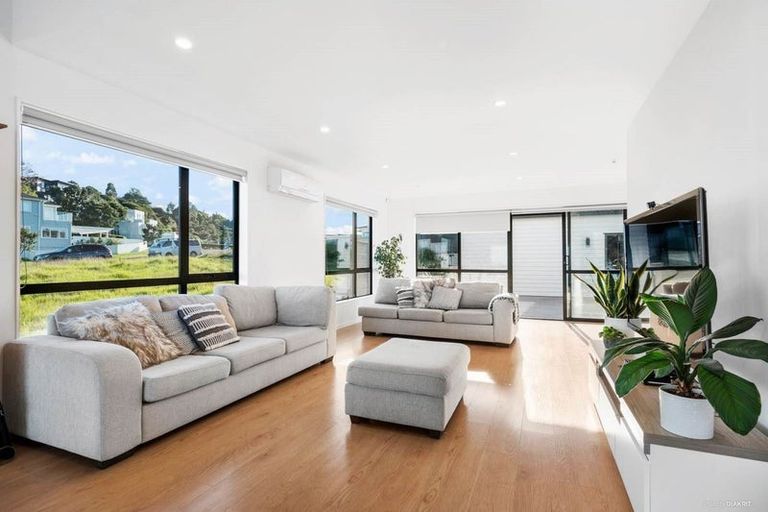 Photo of property in 58 Ascension Crescent, Orewa, 0931