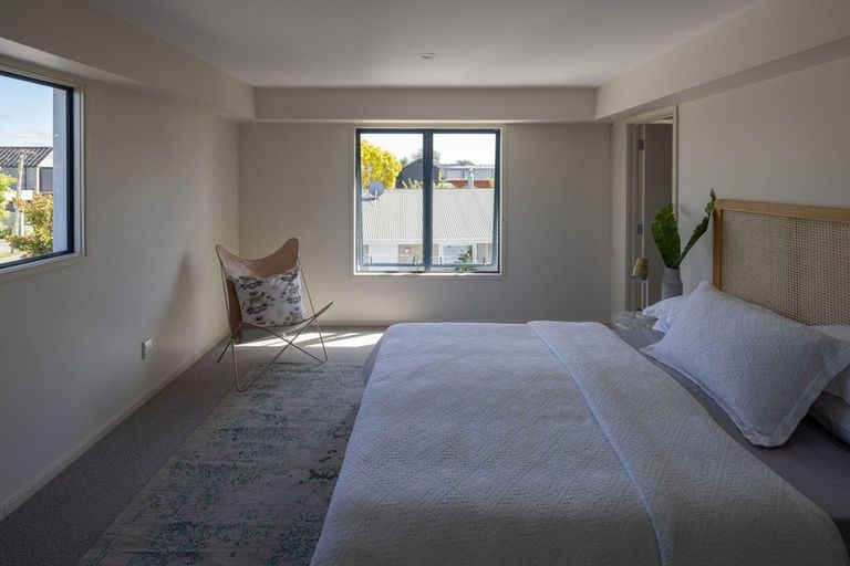 Photo of property in 2 Garden Road, Merivale, Christchurch, 8014