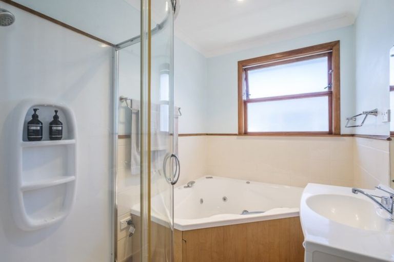 Photo of property in 38 Walton Road, Paraparaumu Beach, Paraparaumu, 5032