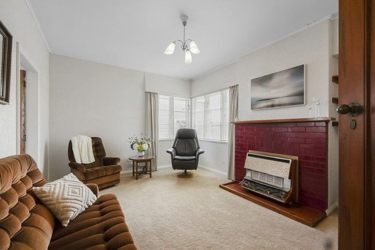 Photo of property in 8 Cornwall Street, Brooklands, New Plymouth, 4310