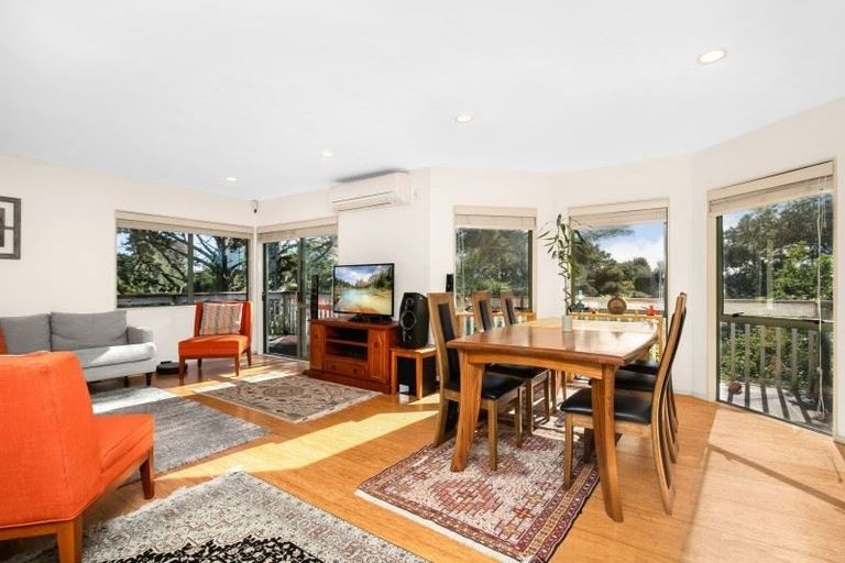 Photo of property in 1/24 Capilano Place, Glenfield, Auckland, 0629