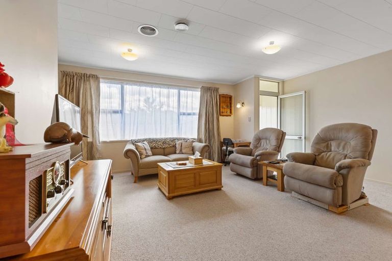 Photo of property in 4a Bata Place, Pomare, Rotorua, 3015