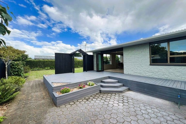 Photo of property in 2/41 Inwoods Road, Parklands, Christchurch, 8083
