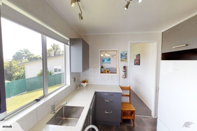 Photo of property in 41 Fitzpatrick Street, Newlands, Wellington, 6037