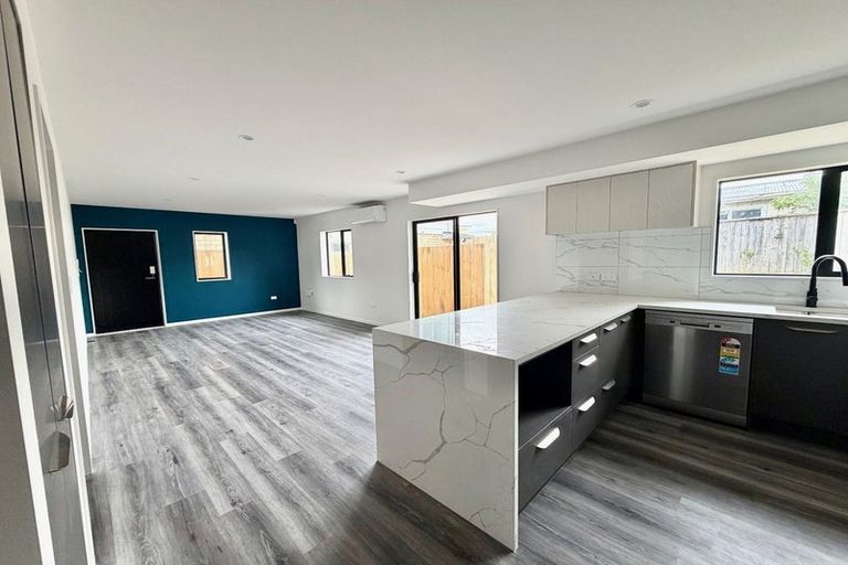 Photo of property in 17b Martin Place, Kelston, Auckland, 0602