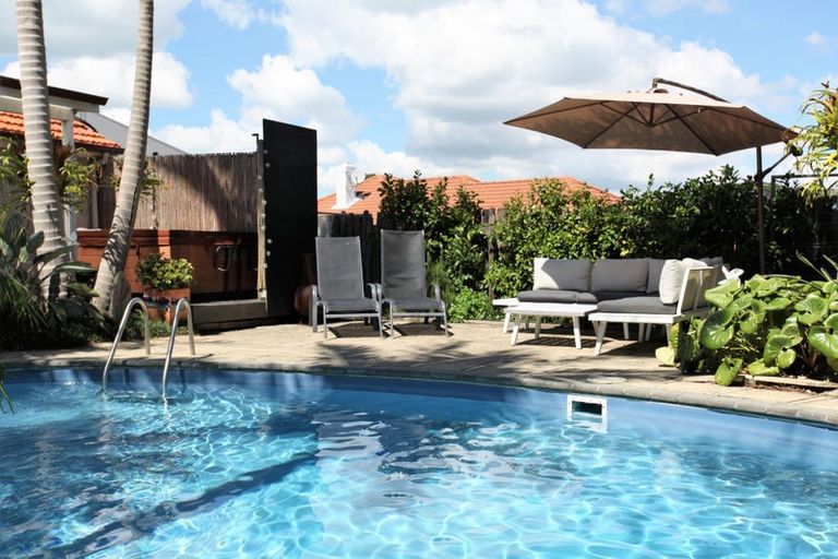 Photo of property in 4 Achilles Crescent, Narrow Neck, Auckland, 0624