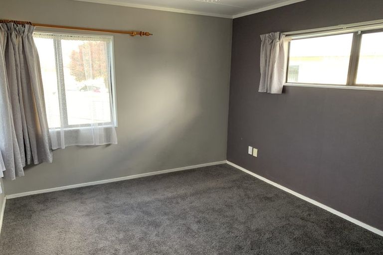 Photo of property in 11 Hilton Grove, Kelvin Grove, Palmerston North, 4414