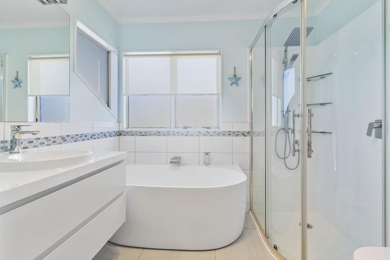 Photo of property in 1/117 Wellington Street, Howick, Auckland, 2014