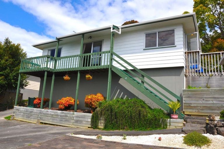 Photo of property in 1/15 Theban Place, Totara Vale, Auckland, 0629