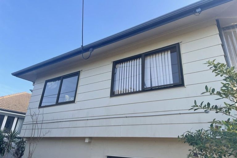 Photo of property in 2/41 College Road, Northcote, Auckland, 0627