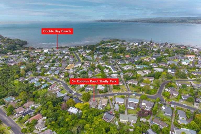 Photo of property in 54 Robbies Road, Shelly Park, Auckland, 2014