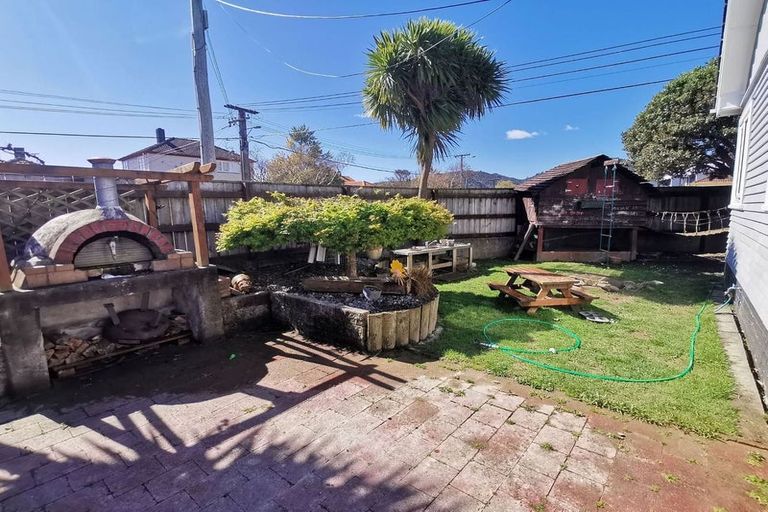 Photo of property in 7 Wheatley Street, Naenae, Lower Hutt, 5011